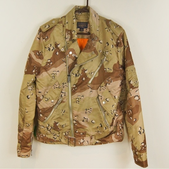 Men's Camouflage Jacket - Picture 1 of 7